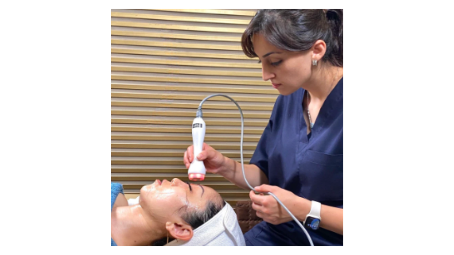 CRYSTAL BOOSTER Skin Glow & Texture Refining Booster