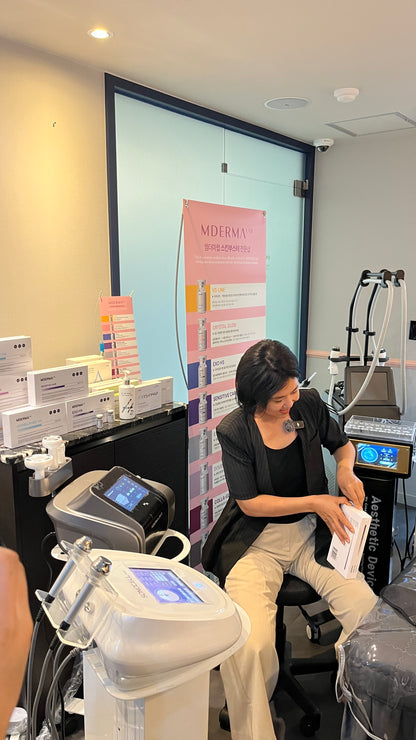 CRYSTAL BOOSTER Skin Glow & Texture Refining Booster